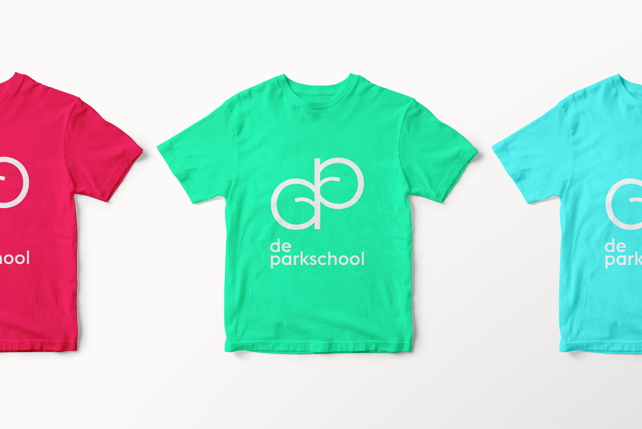 t-shirts in 3 different colors with De Parkschool logo on it